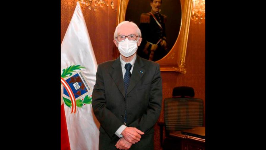 Pedro Castillo vive su primera crisis de Gobierno en Perú con renuncia de canciller