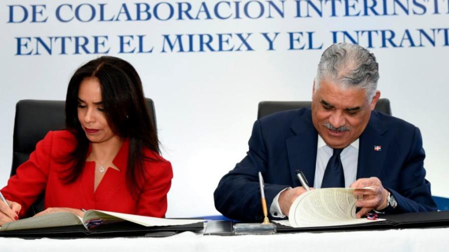 Criollos residentes en el exterior podrán renovar licencias de conducir en consulados Criollos residentes en el exterior podrán renovar licencias de conducir en consulados