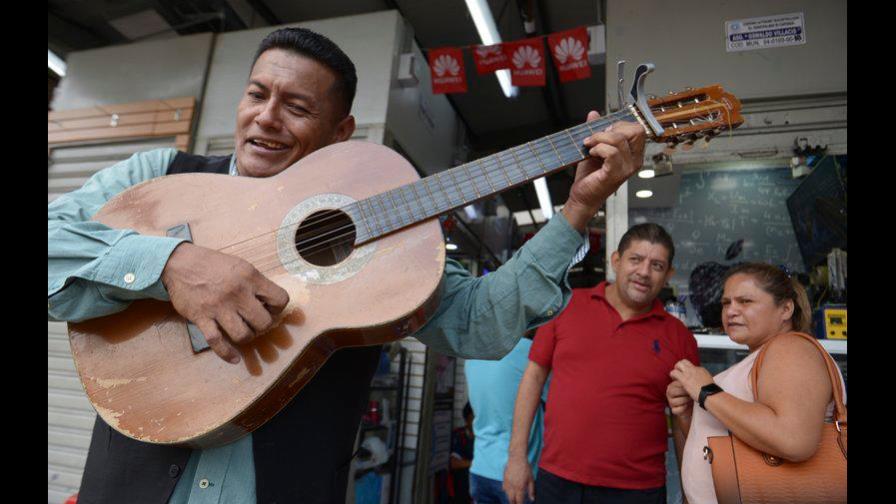 Coronavirus no sólo inspira miedo, sino canciones en Ecuador