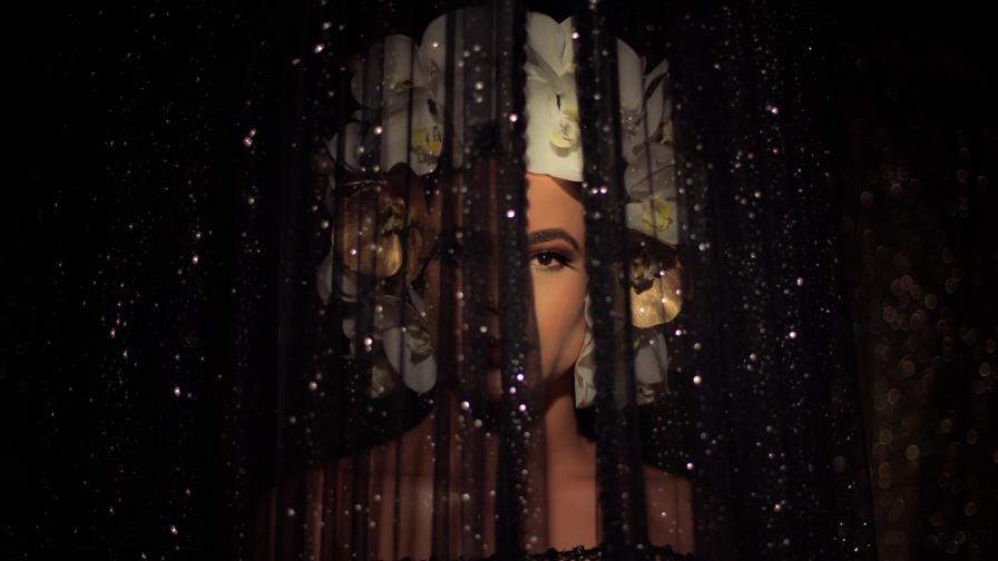 “Candela”, un relato en el que se cruzan el asesinato y la poesía “Candela”, un relato en el que se cruzan el asesinato y la poesía