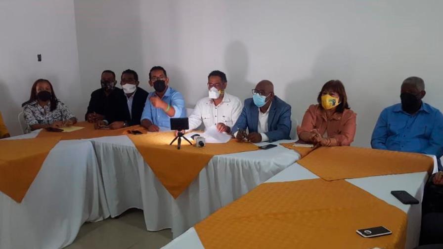 Frente Amplio presenta manifiesto por el fin de las AFP Frente Amplio presenta manifiesto por el fin de las AFP