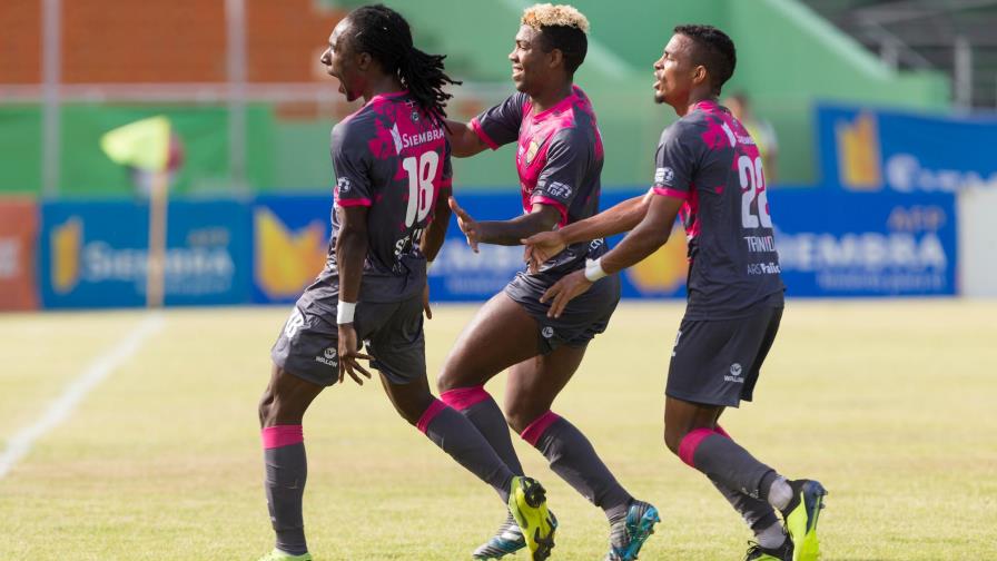 Pantoja comienza la defensa de su título ante un Atlántico obligado a remontar Pantoja comienza la defensa de su título ante un Atlántico obligado a remontar