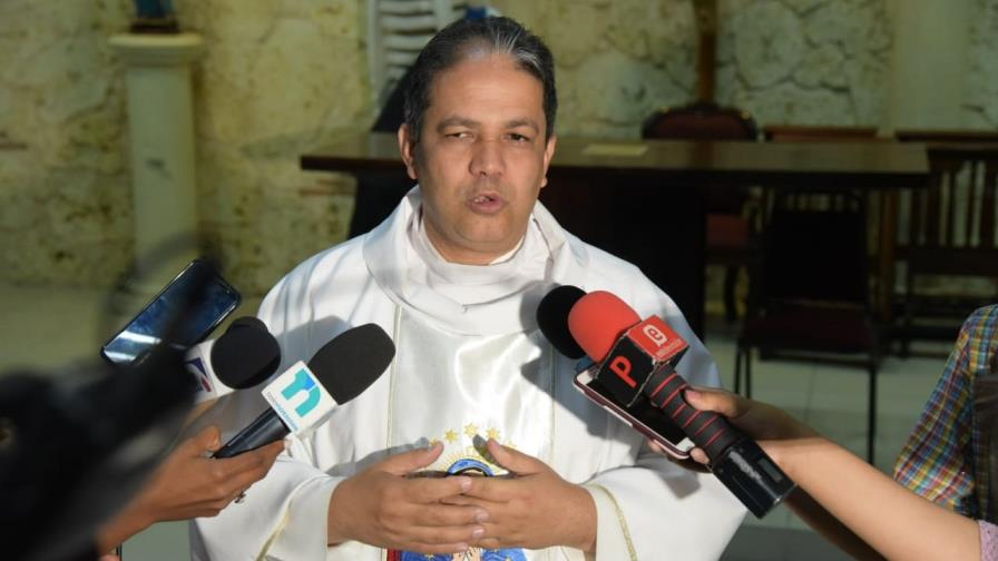 Capellán de la Policía le pide a Wilton Guerrero que se calle la boca  