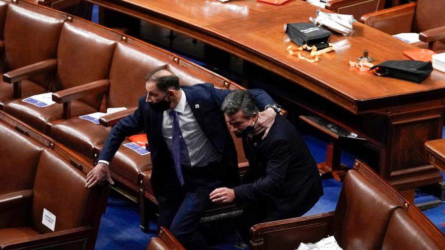 Apresan a 13 personas y recuperan cinco armas en Washington