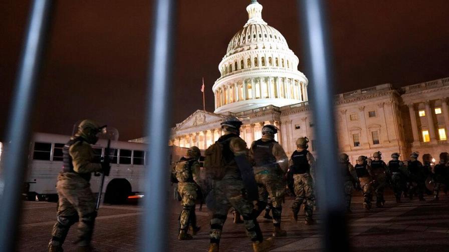 Washington entra en toque de queda mientras la Policía dispersa a la multitud