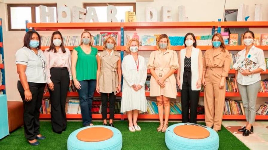 Seguros Reservas y Voluntariado Banreservas entregan donativo 