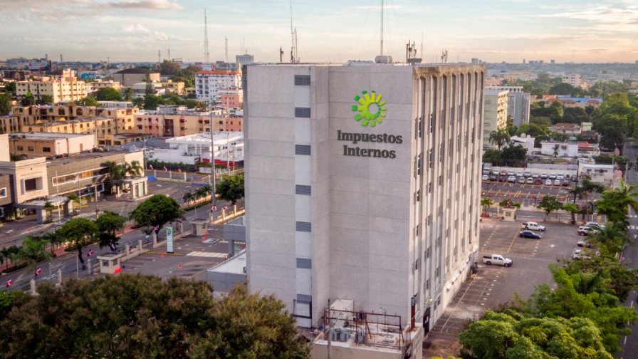 DGII rescinde contratos con firma de abogados 