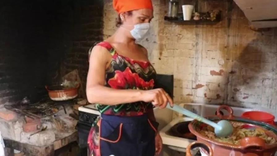 Transexuales mexicanas abren comedor comunitario para paliar hambre durante pandemia