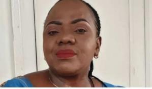 Empleada británica muere por coronavirus después de que le escupieran