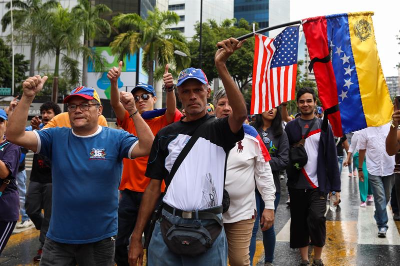 Los manifestantes exigen la renuncia de Nicolás Maduro