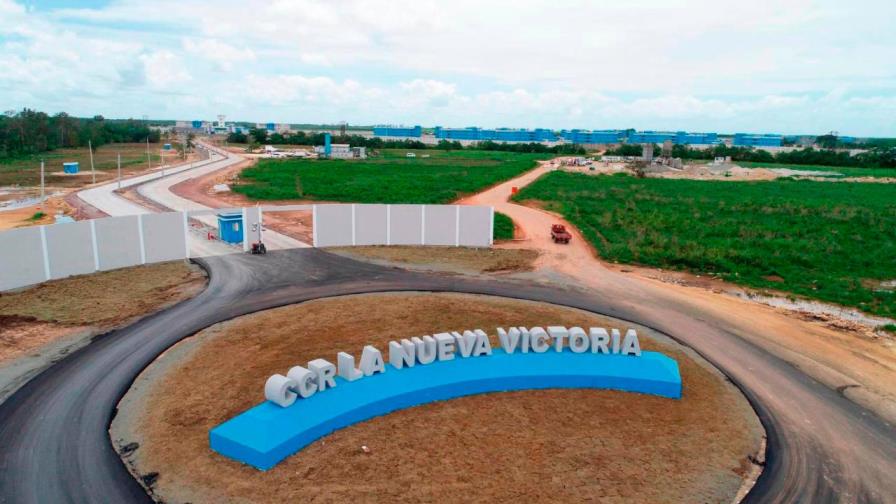 Presos de La Victoria entregan “voluntariamente” sus armas, celulares y drogas