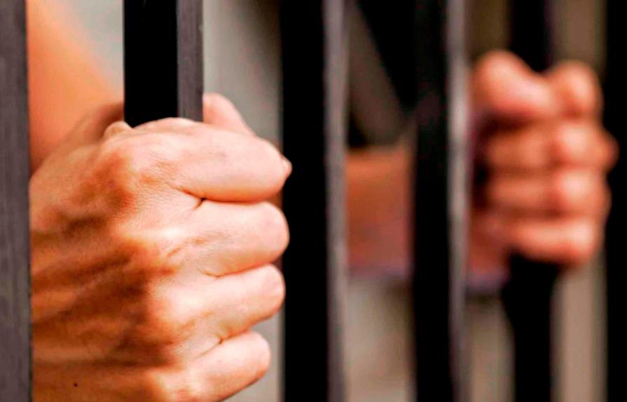 Reapresan hombre se fugó de cárcel donde estaba por “robar” piñas en Hato Mayor