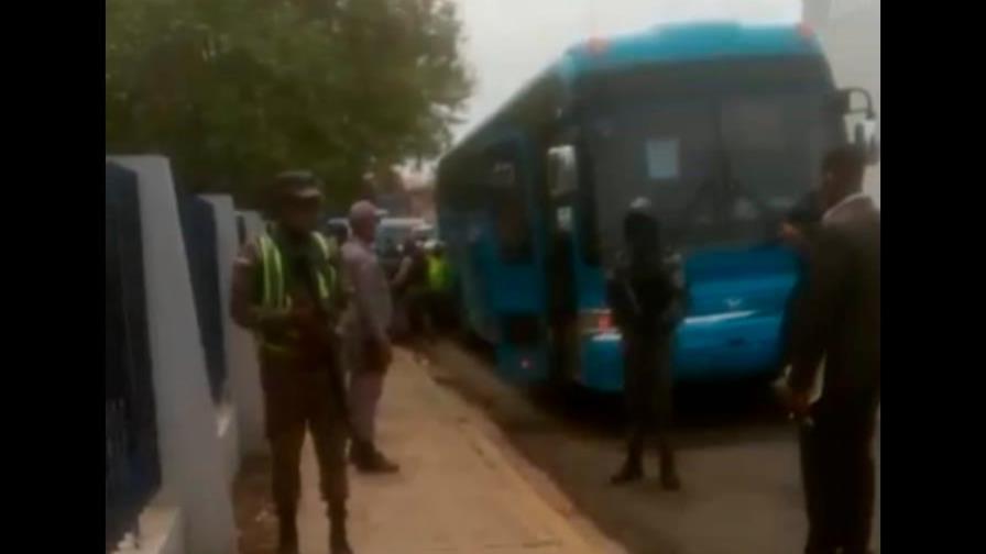 Trasladan 50 presos de cárcel preventiva de San Pedro de Macorís 