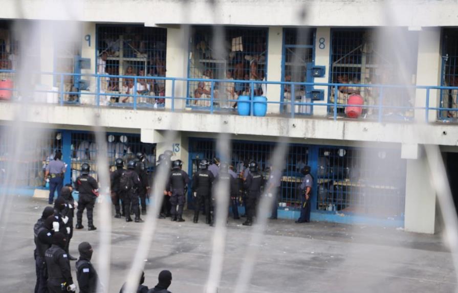 Presidente salvadoreño ordena alerta máxima en cárceles por muerte de policía