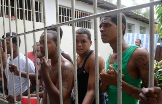Medidas preventivas para presos en República Dominicana frente al brote de COVID-19