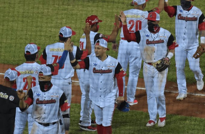 Los Cardenales y Caribes encabezan béisbol venezolano; brote de COVID-19 en los Tigres