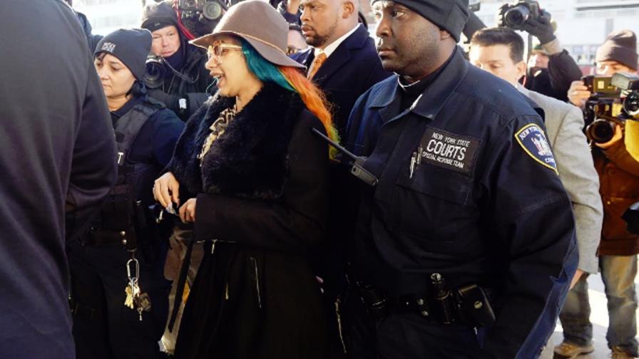 Cardi B podría ser enjuiciada después de rechazar acuerdo con fiscales para declararse culpable