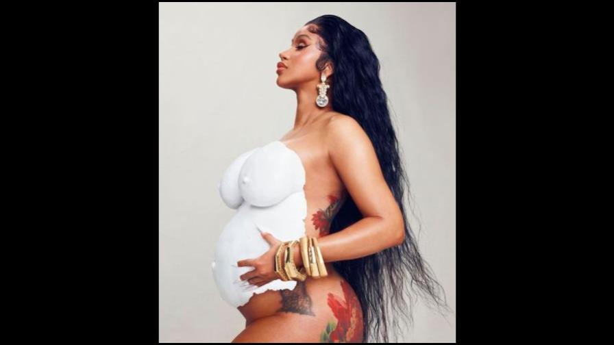 Con un desnudo, Cardi B anuncia que está embarazada de nuevo