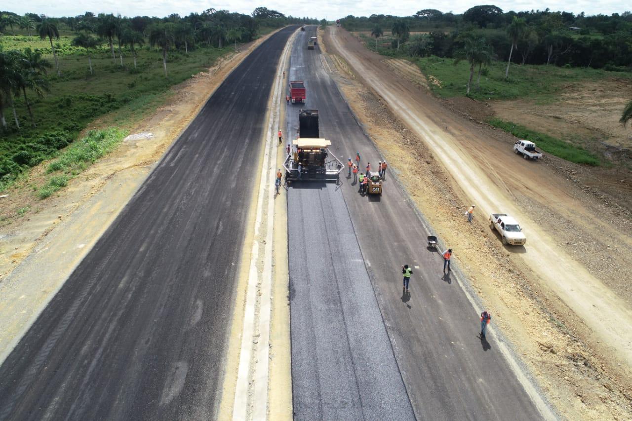 Falta más por asfaltar que la parte asfaltada( Consorcio Rizek)