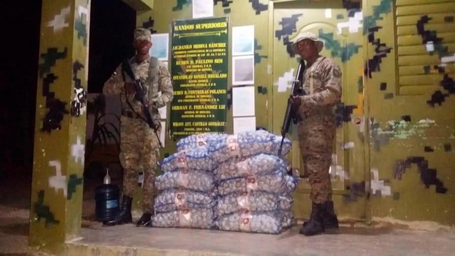 Ejército detiene hombre con cargamento ilegal de ajo Ejército detiene hombre con cargamento ilegal de ajo