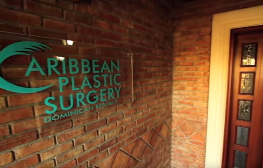 Cierran tres clínicas tras muertes de pacientes por cirugías estéticas 