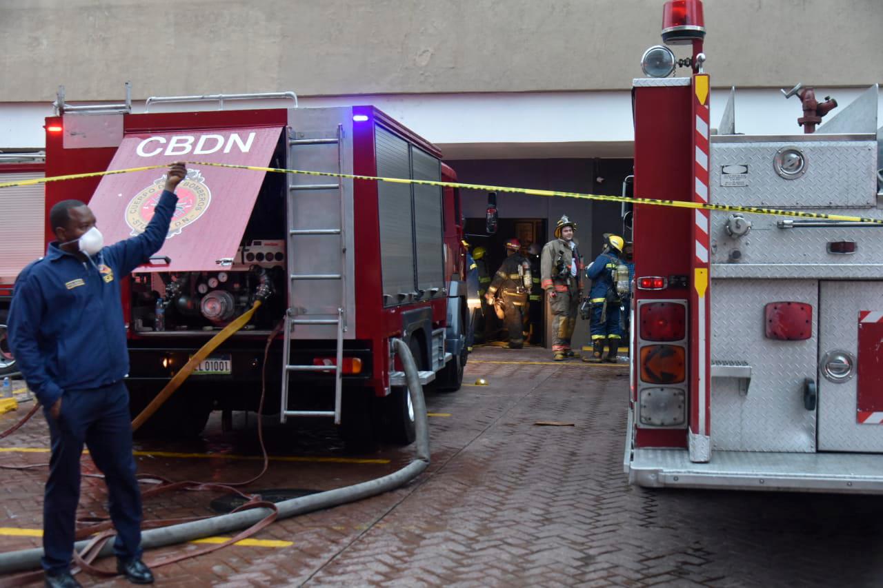 En el lugar hay ocho unidades del cuerpo de bomberos.