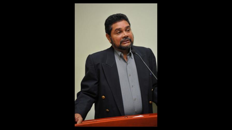 Andújar Percinal  ingresa esta noche en la Academia Dominicana de la Historia 