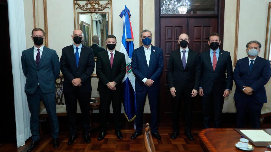 CEO de AB InBev visita RD y reafirma compromiso de inversión en el país