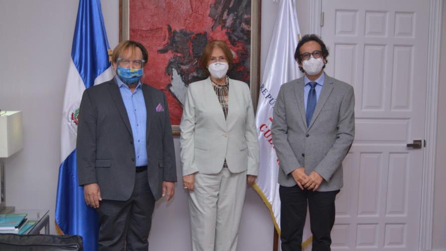 Designan a Carlos Espinal director del Teatro Nacional y Dante Cucurullo como subdirector artístico Designan a Carlos Espinal director del Teatro Nacional y Dante Cucurullo como subdirector artístico