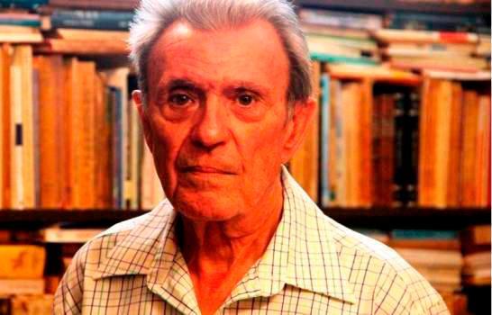 Escritores y periodistas lamentan la muerte de Carlos Esteban Deive