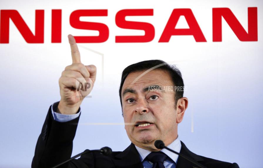 Dejan en libertad bajo fianza al expresidente de Nissan Motor 
