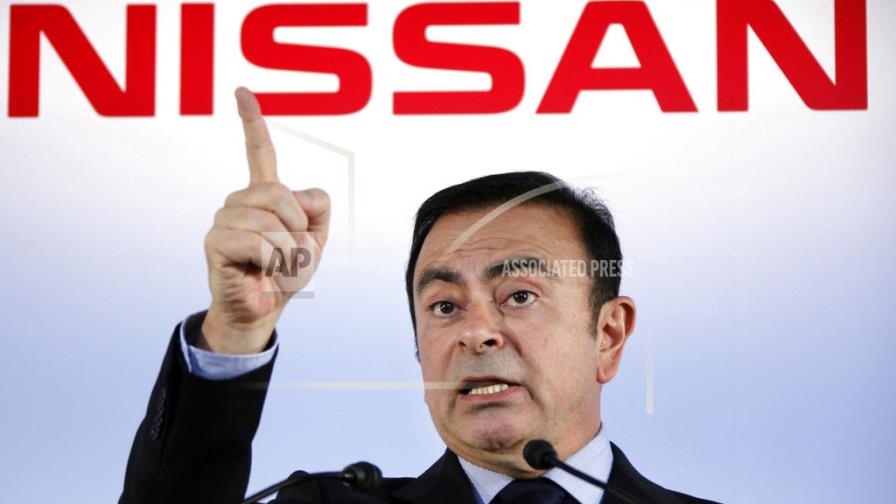 Dejan en libertad bajo fianza al expresidente de Nissan Motor 