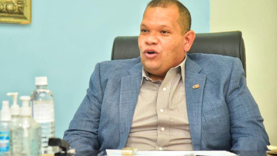 Alcalde Carlos Guzmán abandonaría PLD este domingo para juramentarse en la FP Alcalde Carlos Guzmán abandonaría PLD este domingo para juramentarse en la FP