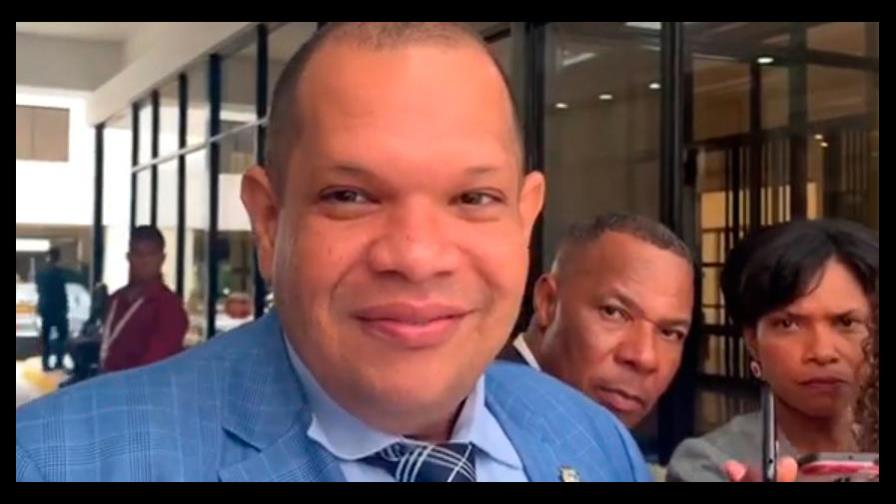 Diputado Carlos Guzmán dice que “obvio” se quedará en el PLD