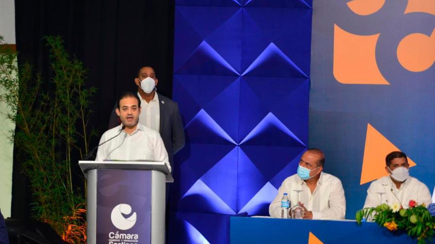 Santiago demanda inversión pública a la altura de su contribución al PIB Santiago demanda inversión pública a la altura de su contribución al PIB