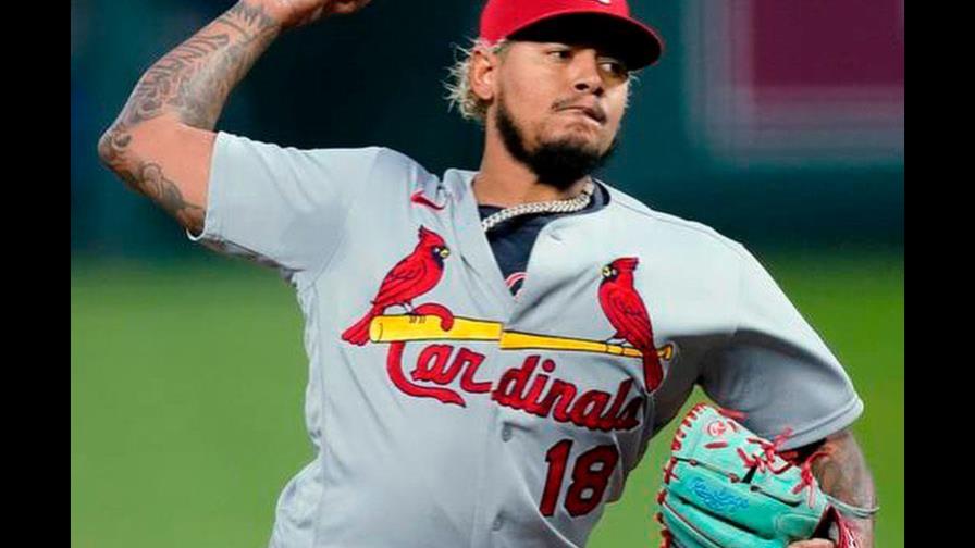 Carlos Martínez no pierde esperanzas de volver a abrir