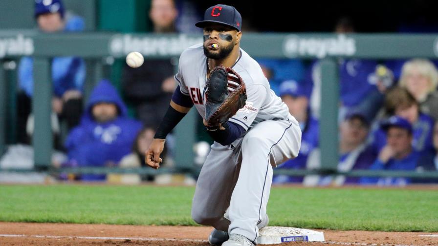 Carlos Santana pone en sintonía ofensiva de tribu