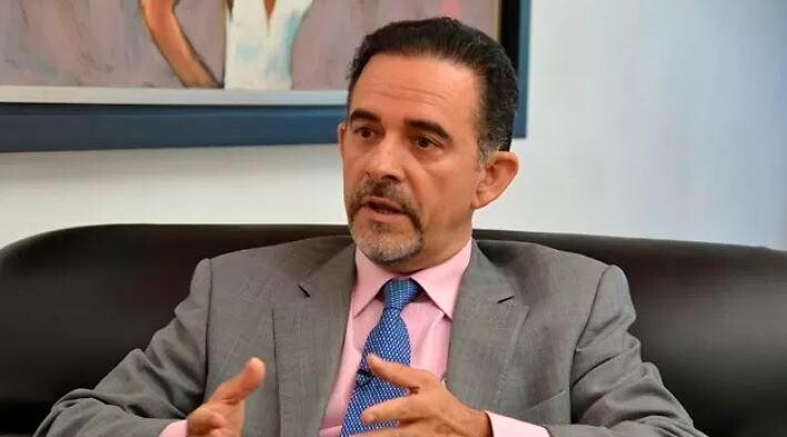 La Academia Dominicana de la Lengua acoger&aacute; la presentaci&oacute;n del primer poemario de Carlos Salcedo