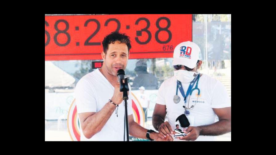 Carlos Silver responde si intentaría buscar el récord Guiness por cuarta vez Carlos Silver responde si intentaría buscar el récord Guiness por cuarta vez