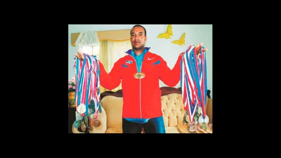 Yoelín Santa es escogido para ingresar al Salón de la Fama Yoelín Santa es escogido para ingresar al Salón de la Fama