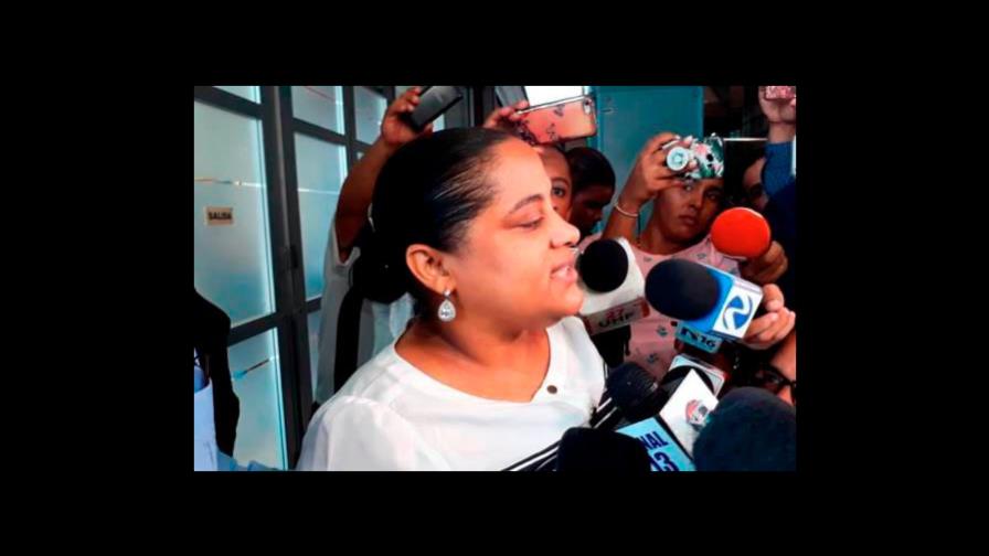 A la exfiscal de Villa Vásquez le incautaron dos pistolas ilegales