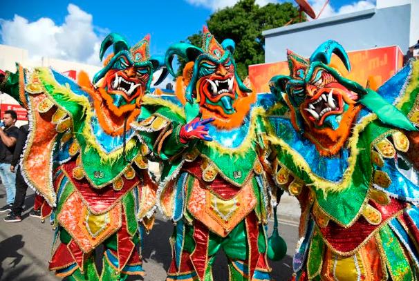 Los diablos cojuelos salieron de las cuevas a repartir vejigazos.