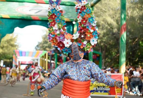 Celebran segundo domingo de carnaval en el Cibao