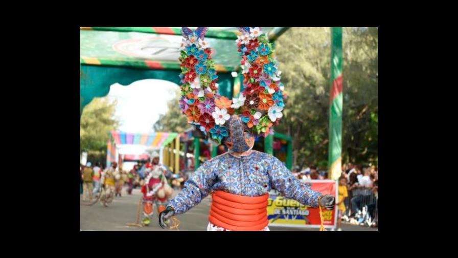 Celebran segundo domingo de carnaval en el Cibao