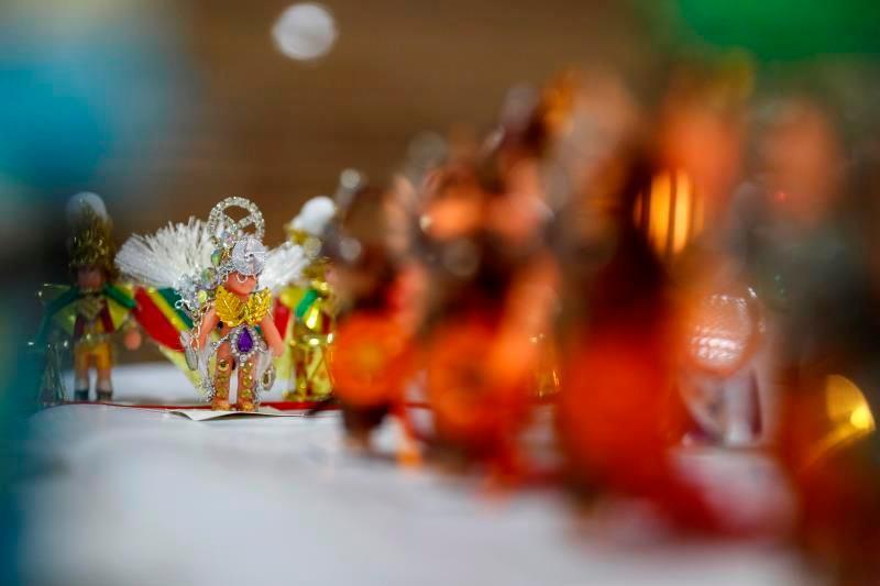 Un Carnaval en miniatura mantiene viva la fiesta de Brasil en la pandemia