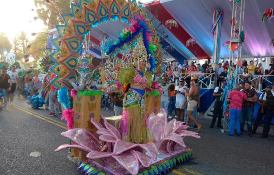 Solo 12 provincias fueron al cierre del Desfile de Carnaval por disgustos