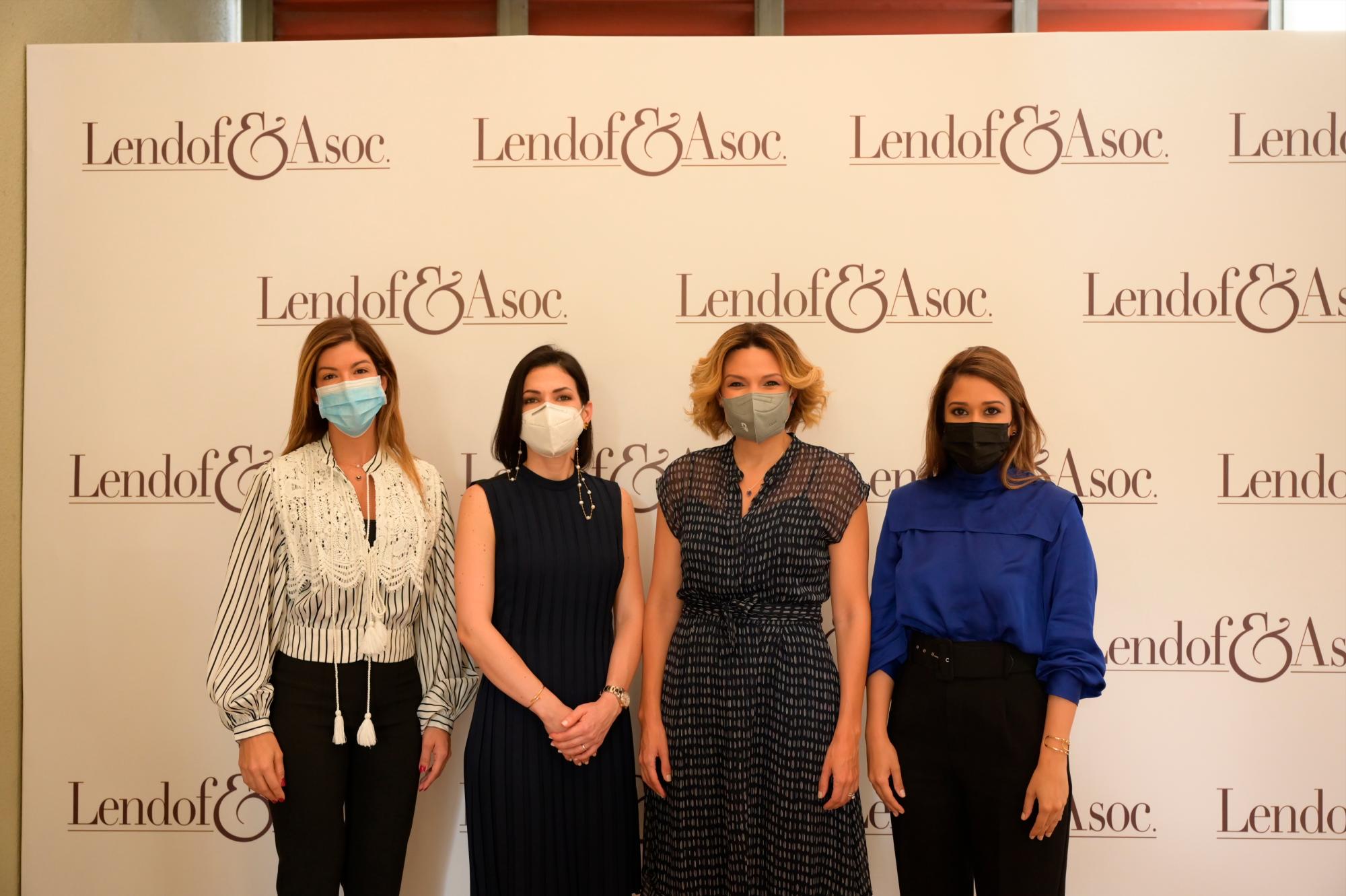 Carolina Arthur, Sabrina Andújar de Vásquez, Noelia García de Pereyra y Giselle Plá.
