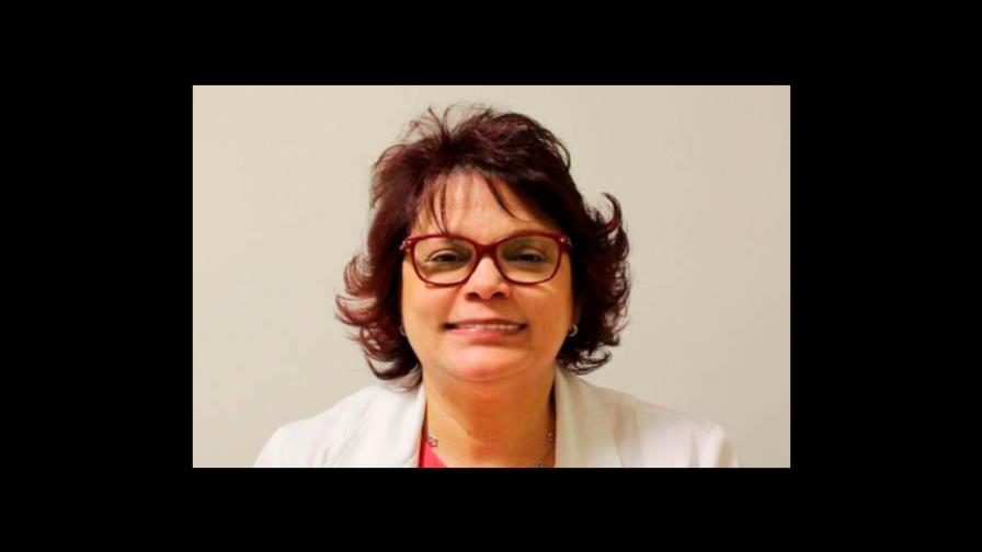 Muere la doctora Carolina De la Cruz tras quemarse en el incendio de arbolito navideño Muere la doctora Carolina De la Cruz tras quemarse en el incendio de arbolito navideño