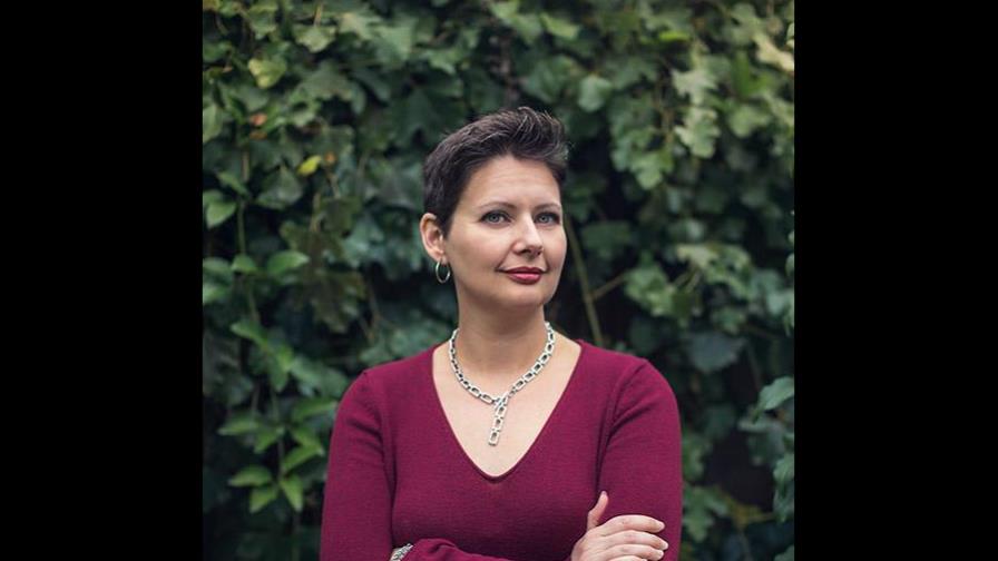 Autora de La montaña invisible: el español es la lengua de mis huesos