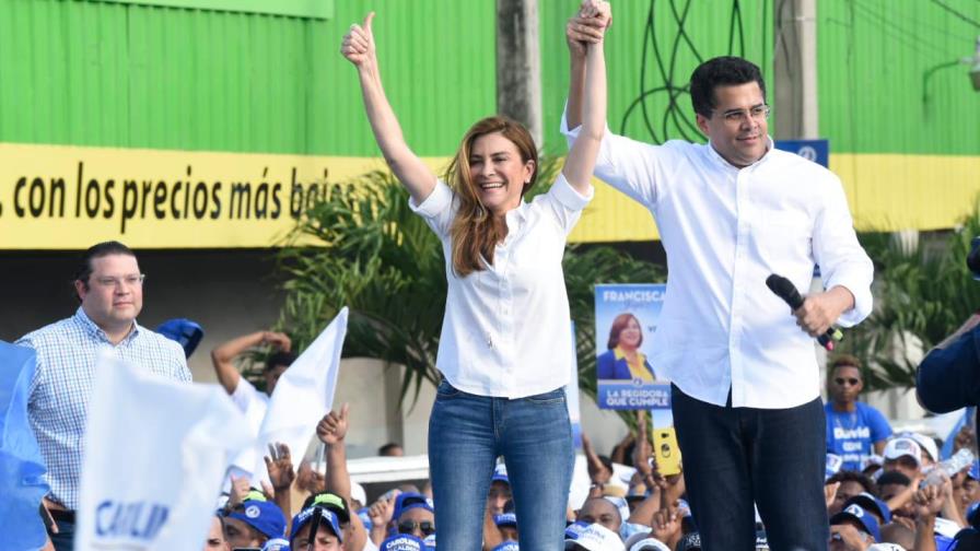 David Collado pide apoyar a Carolina Mejía como a él para que gane Alcaldía David Collado pide apoyar a Carolina Mejía como a él para que gane Alcaldía